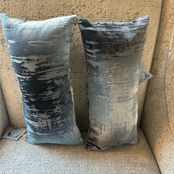 2 mini lumbar pillows NWTS - Picture 2 of 6